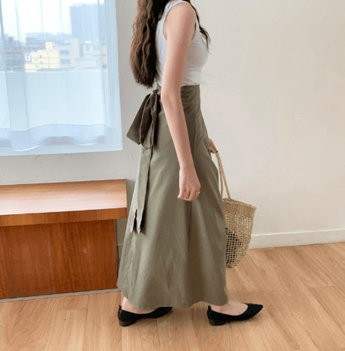 骨格ストレートフロントツイストバックリボンAラインスカート