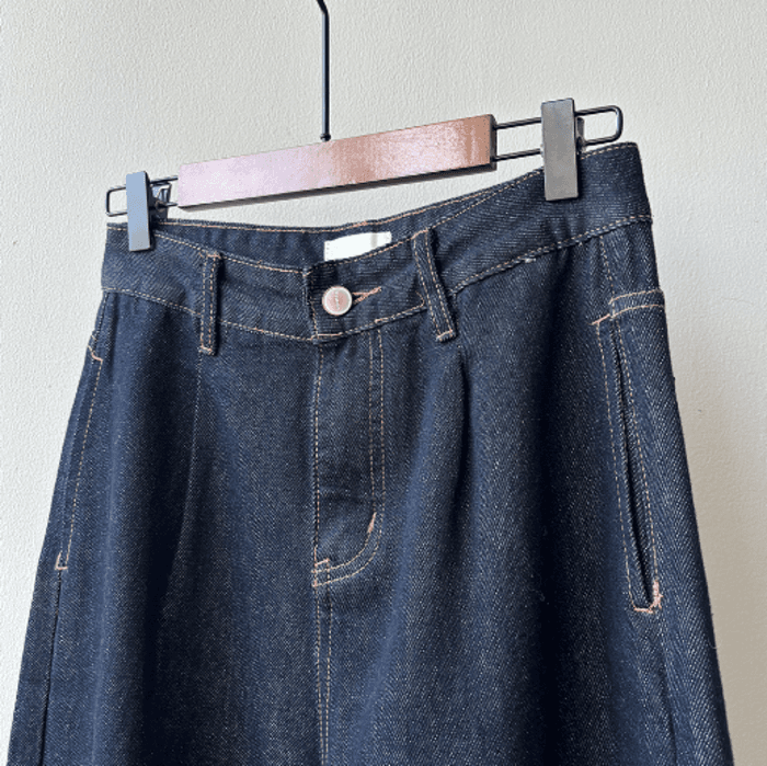 骨格ストレートIラインデニムパンツ