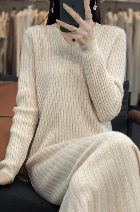 骨格ストレートVネックニットロングワンピース