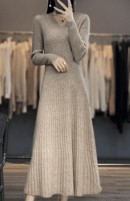 骨格ストレートVネックニットロングワンピース