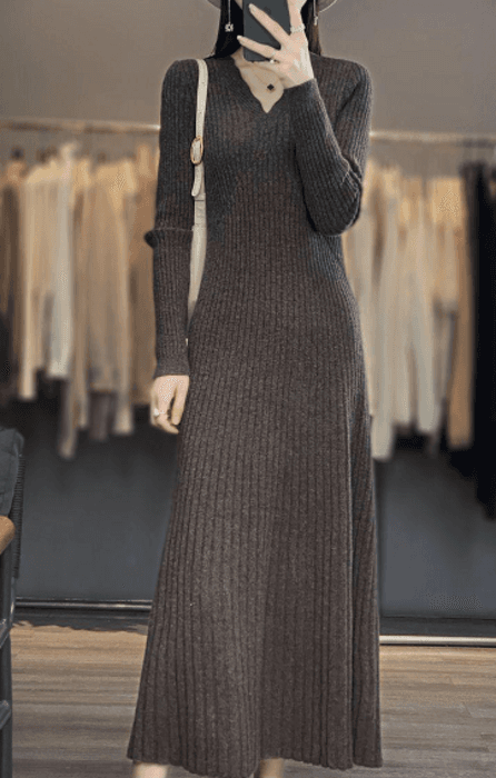 骨格ストレートVネックニットロングワンピース