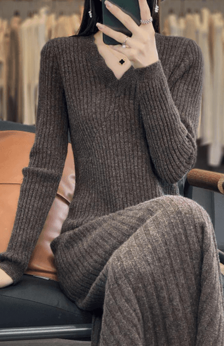 骨格ストレートVネックニットロングワンピース