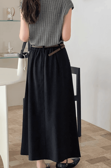 骨格ストレートベルト付きプリーツフレアスカート