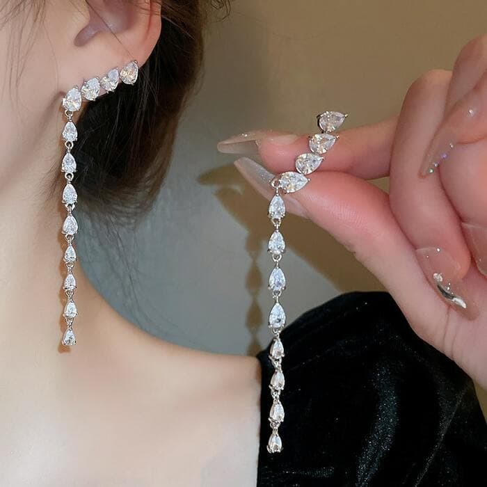 骨格ストレートタッセルスウィングピアス