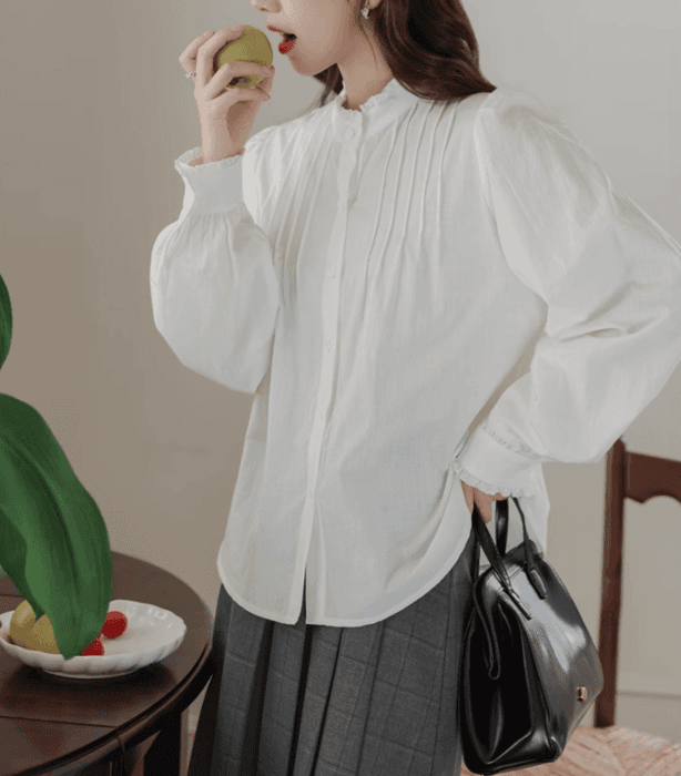 骨格ストレートフリルネックホワイトシャツトップス