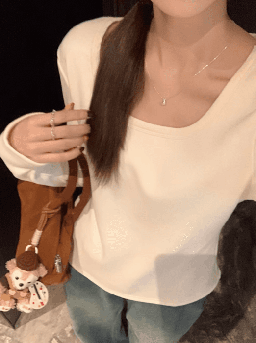 骨格ストレート裏起毛Uネックニットトップス