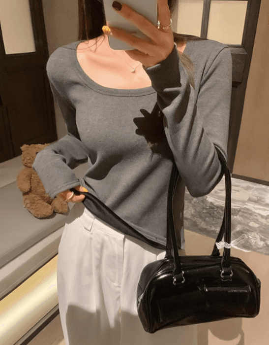 骨格ストレート裏起毛Uネックニットトップス