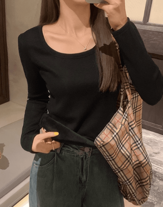 骨格ストレート裏起毛Uネックニットトップス