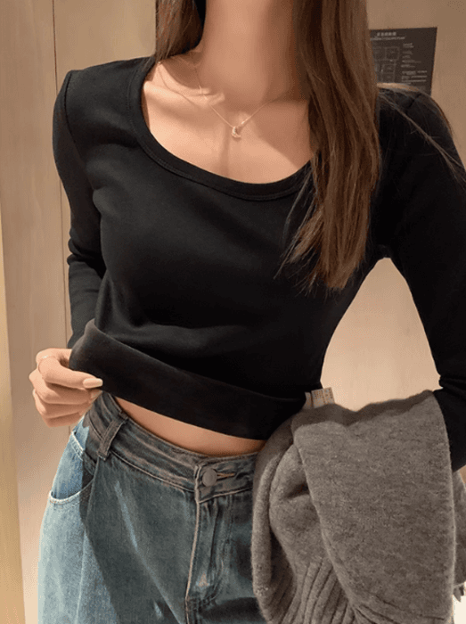 骨格ストレート裏起毛Uネックニットトップス