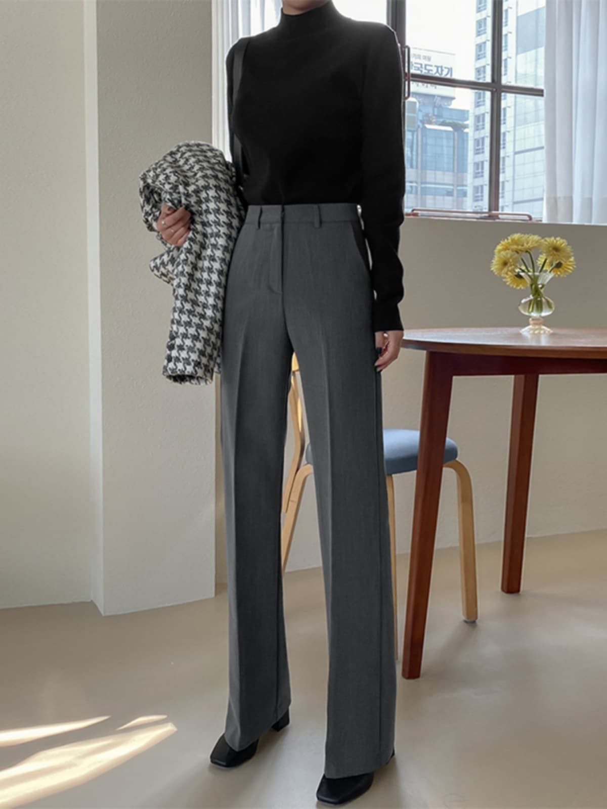 骨格ストレートノータックスリムフィットパンツ