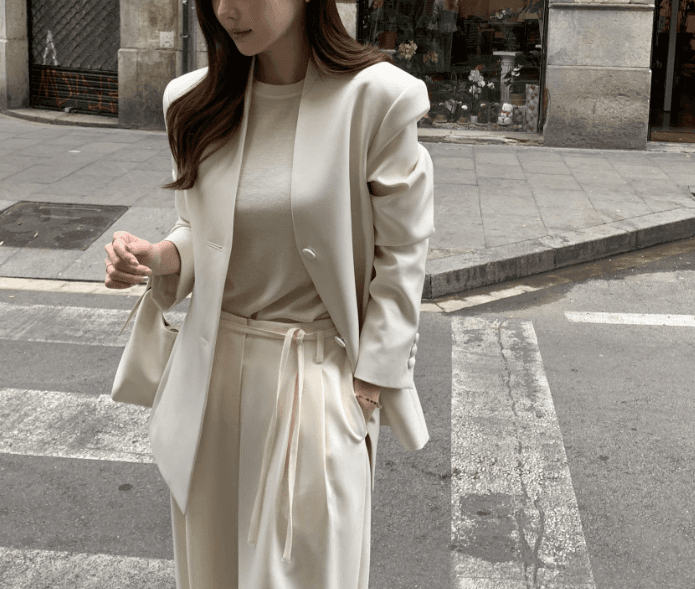 骨格ストレートノーカラージャケット