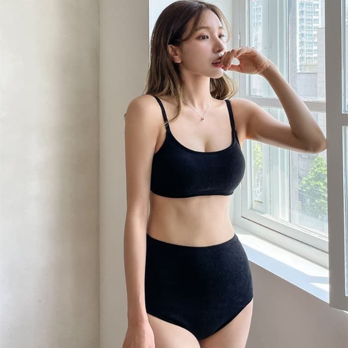 骨格ストレートスリーピース長袖ビキニ水着