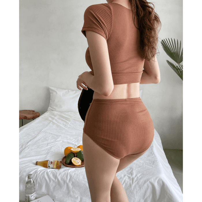 骨格ストレートクロップド丈シンプル水着
